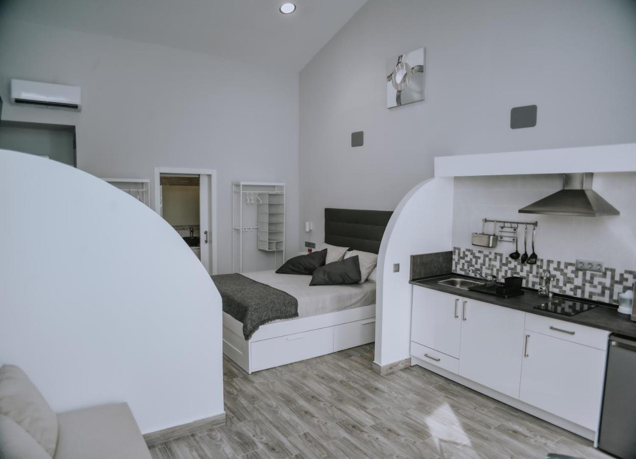 Eres Emerita "Apartamentos & Suites" Merida Exterior photo